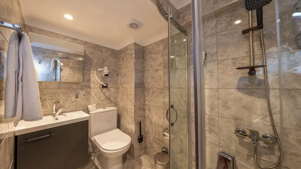 Grand Tek Büyük Yataklı Oda