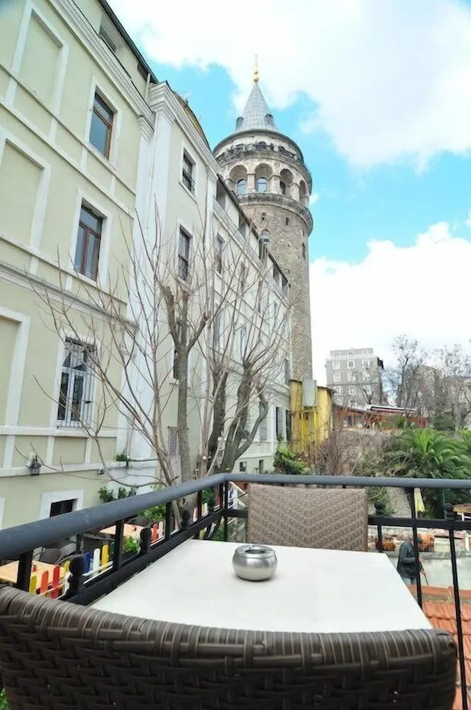 Standard Tek Büyük veya İki Ayrı Yataklı Oda