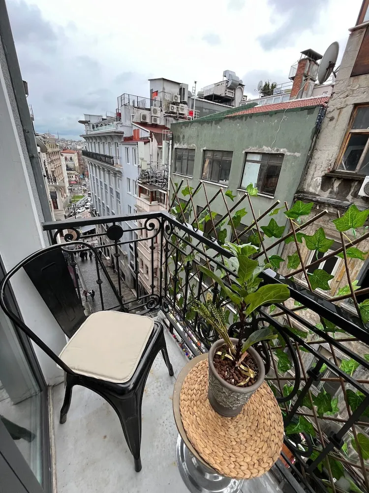 Standard Tek Büyük veya İki Ayrı Yataklı Oda