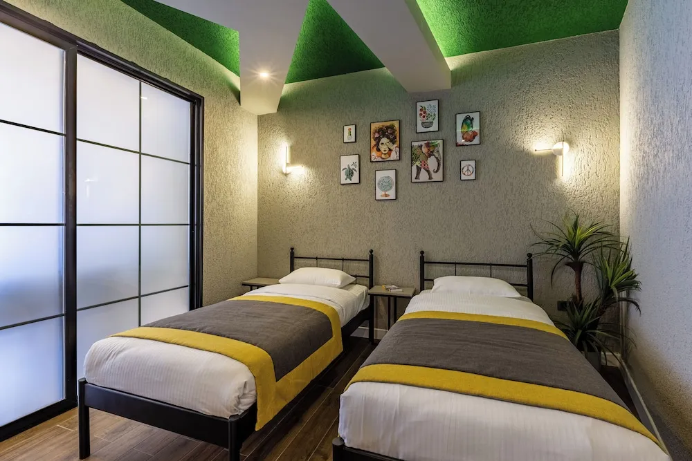 3 BEDROOM APARTMENT ANNEX