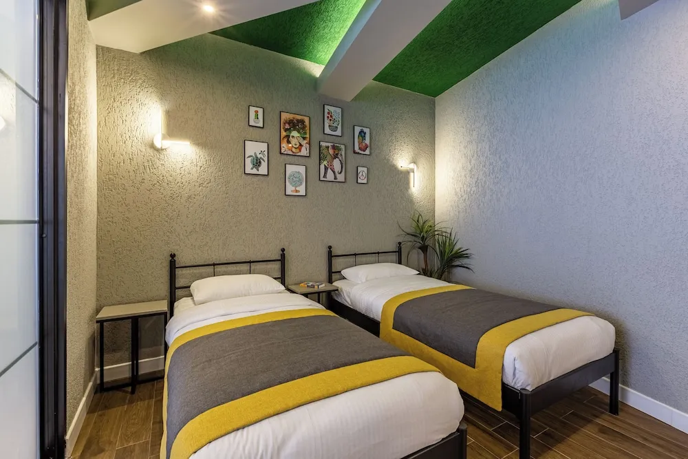 3 BEDROOM APARTMENT ANNEX