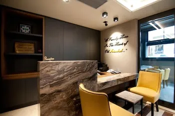 Seraglio Hotel & Suites