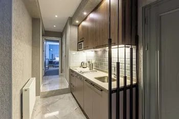 Seraglio Hotel & Suites