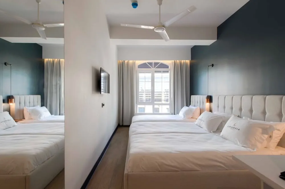 Standard Üç Kişilik Oda