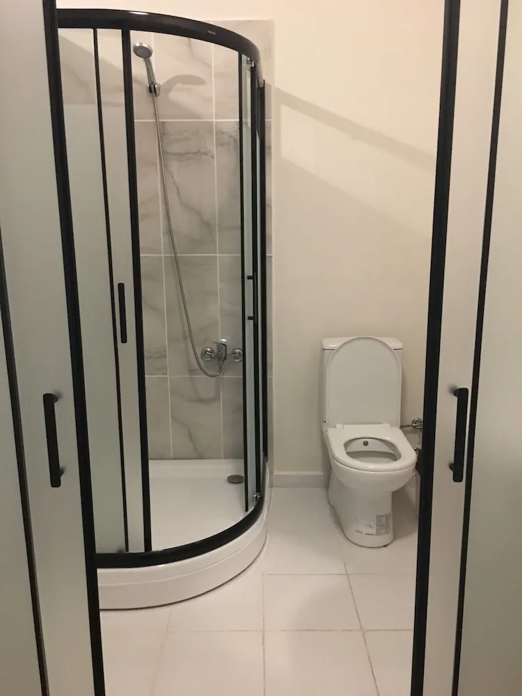 Economy Tek Büyük veya İki Ayrı Yataklı Oda, Ortak Banyo