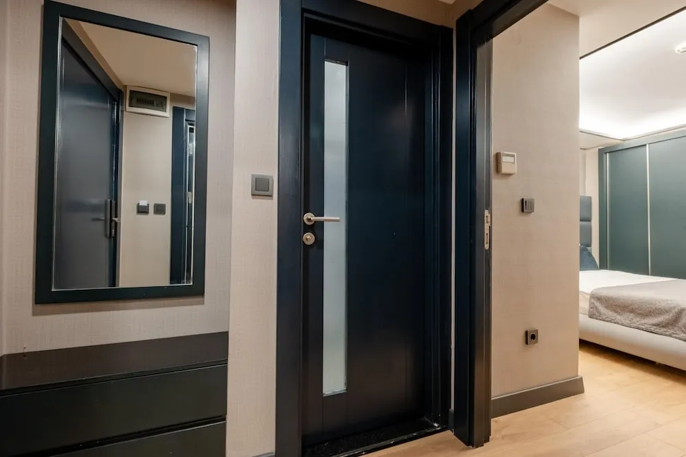 One-Bedroom Suite (Basement Floor)