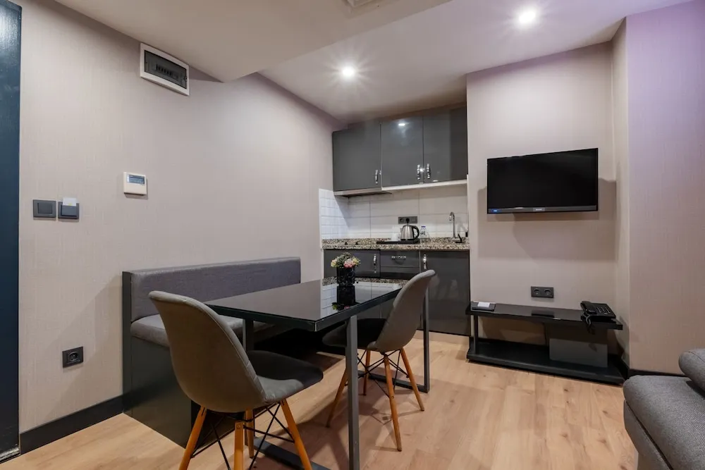 Standard Suite (Basement Floor)