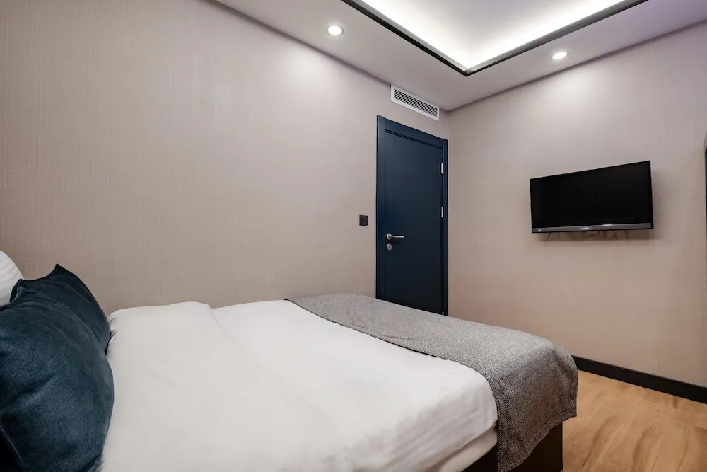 Standard Suite (Basement Floor)