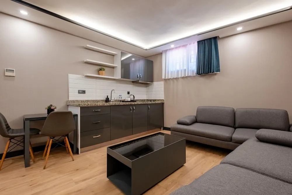 Standard Studio (Basement Floor)