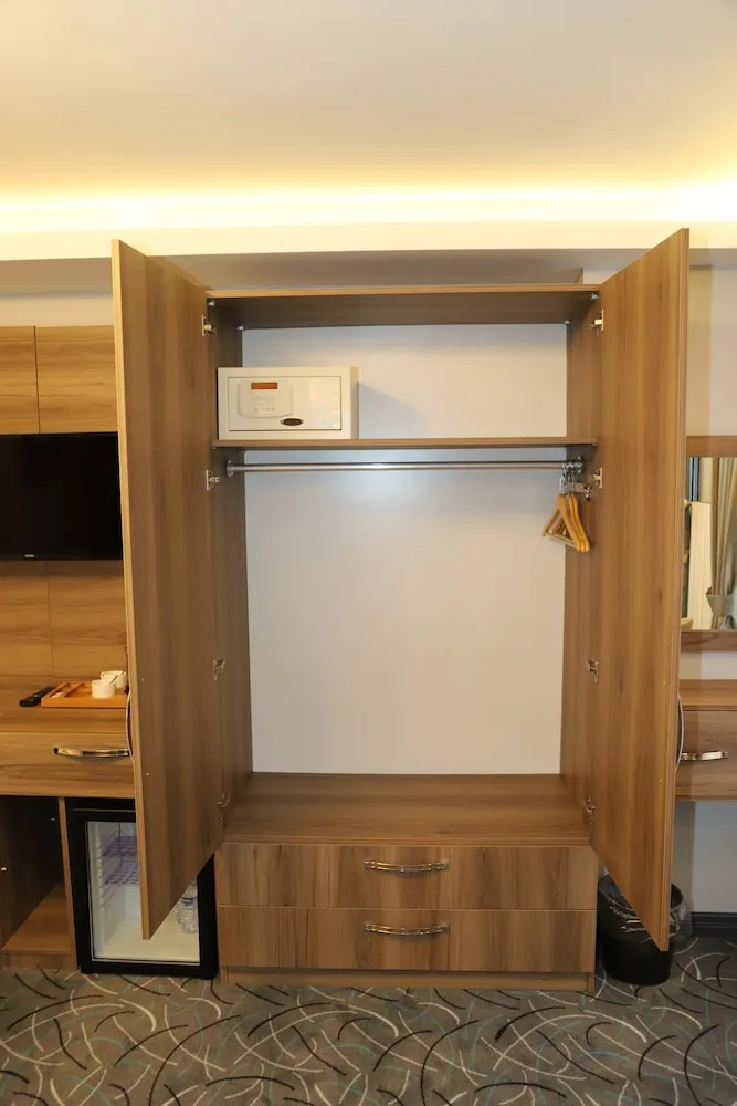 Deluxe Üç Kişilik Oda