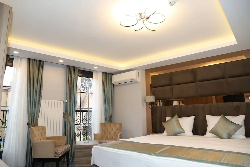 Deluxe Üç Kişilik Oda