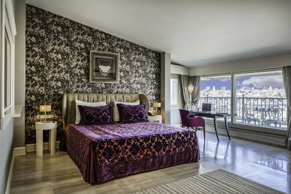 King Suite Room
