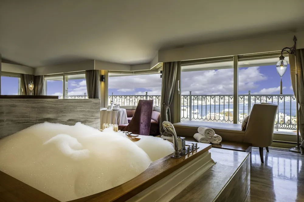 King Suite Room