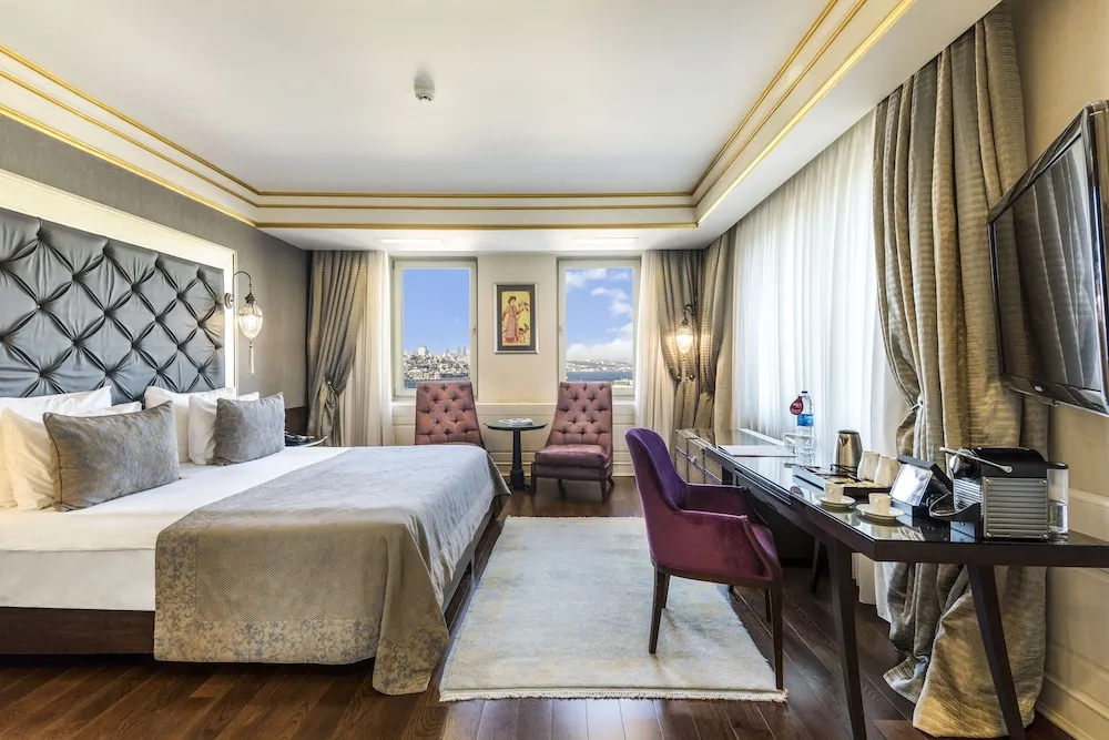 Deluxe Family Room