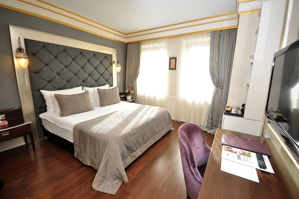 Deluxe Family Room