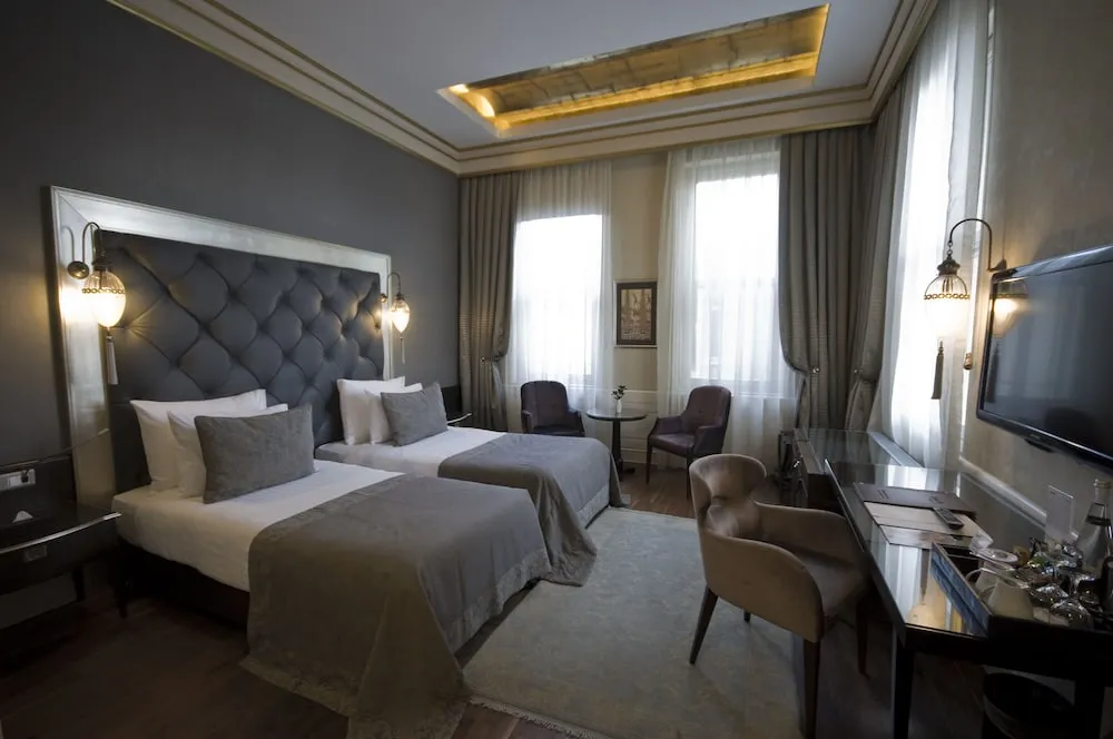 Deluxe Family Room