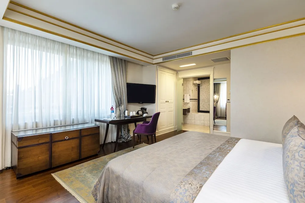 Deluxe Family Room