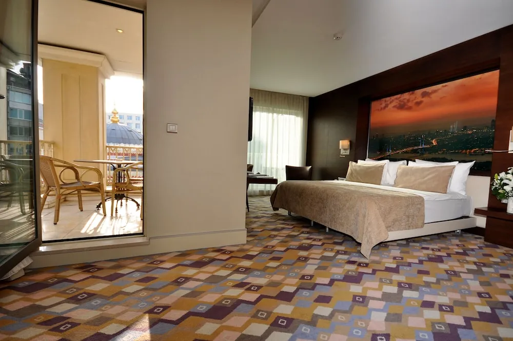 Deluxe Family Room