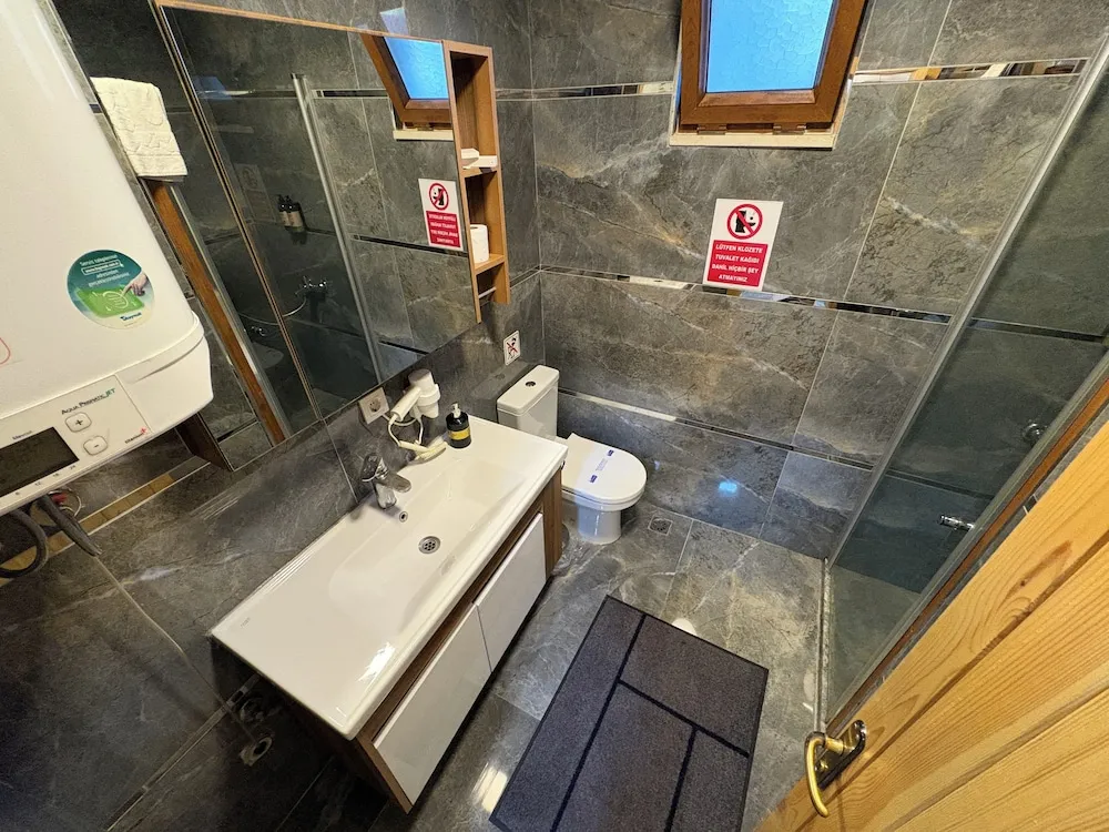 Exclusive Nehir Manzarali, Terasli ve Somineli Villa