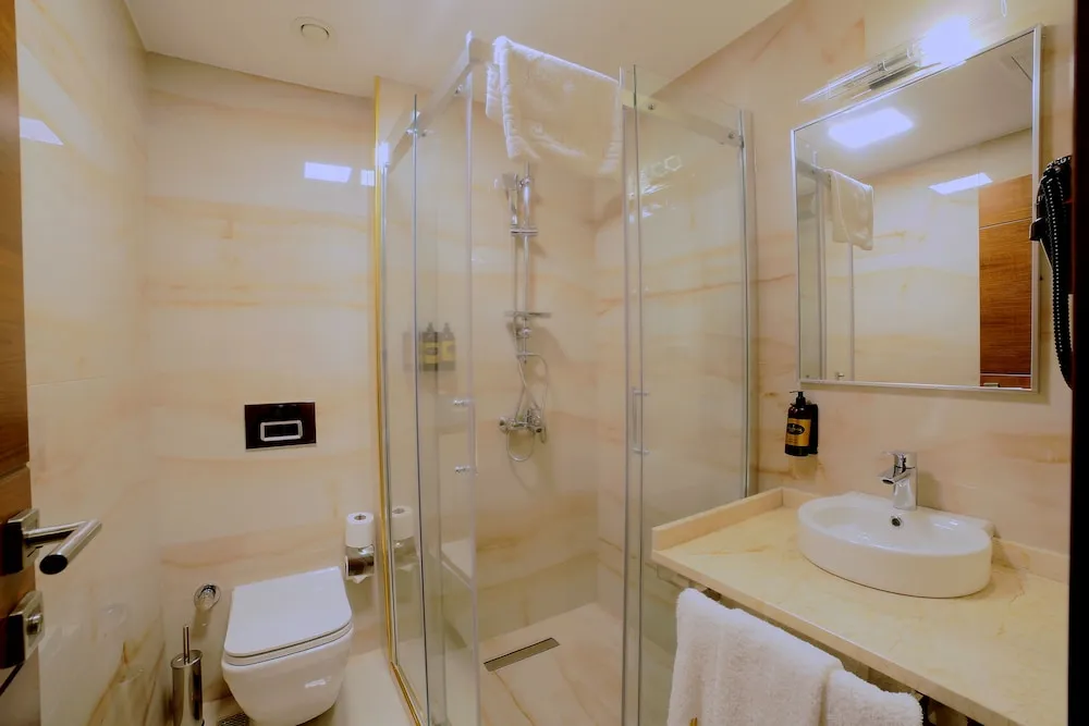 Standard Tek Büyük Yataklı Oda