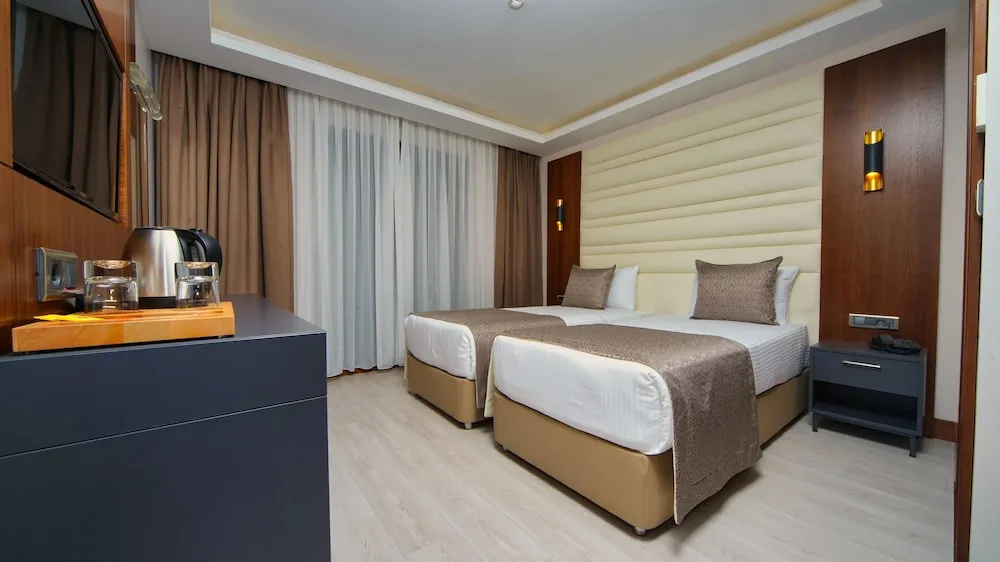 Standard Tek Büyük Yataklı Oda