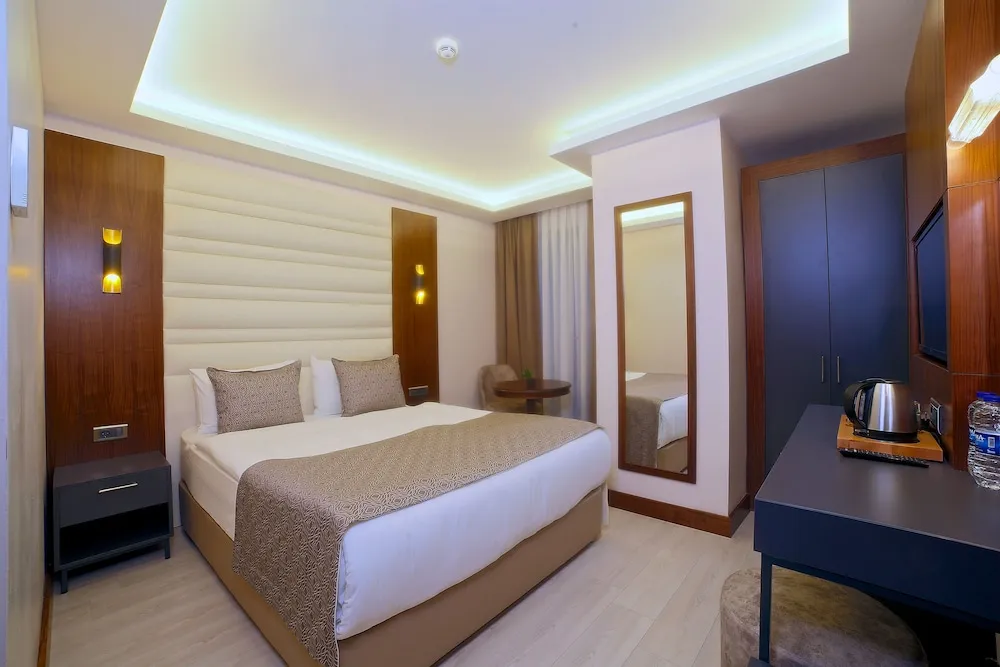 Standard Tek Büyük Yataklı Oda