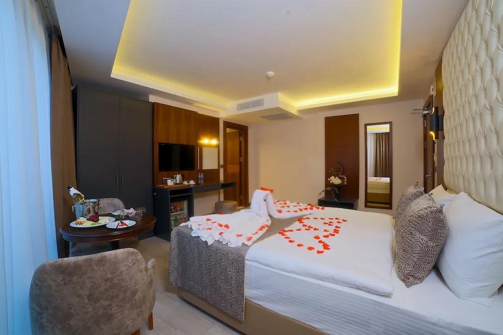 Deluxe Tek Büyük Yataklı Oda