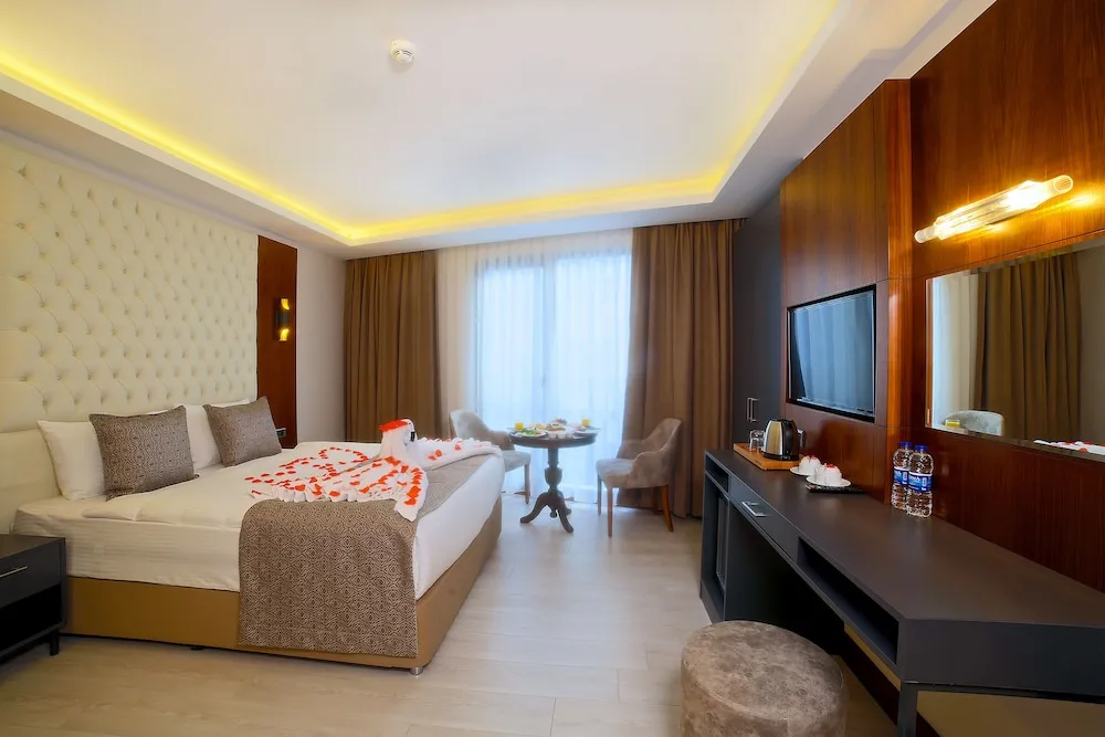 Deluxe Tek Büyük Yataklı Oda