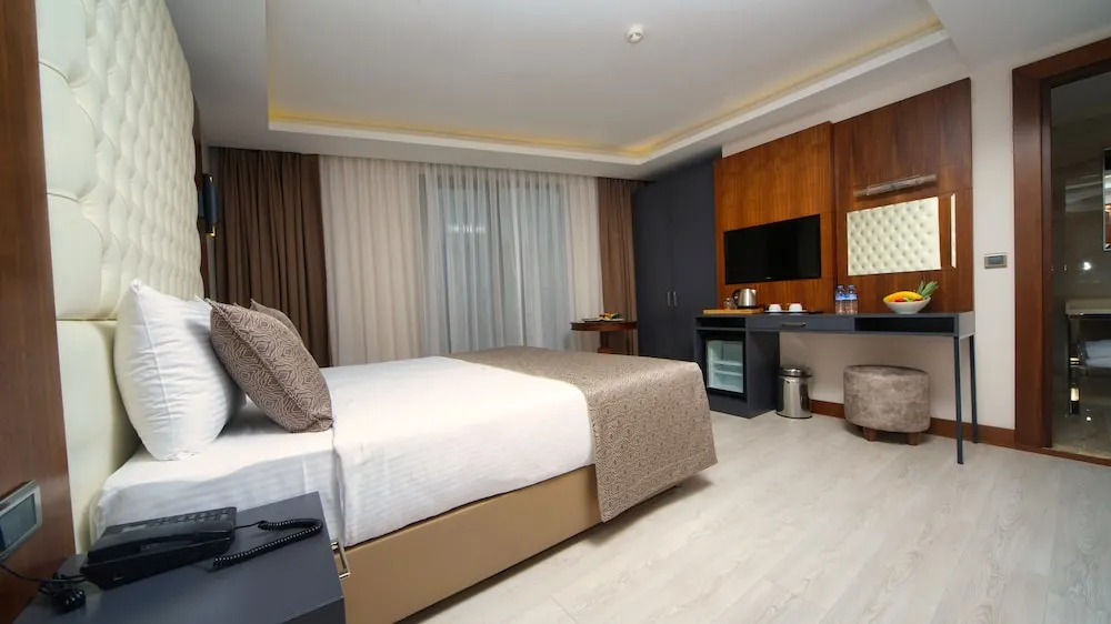 Deluxe Tek Büyük Yataklı Oda