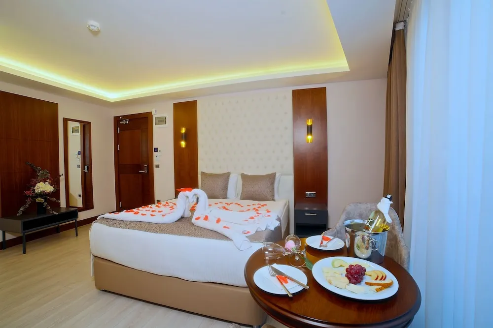 Deluxe Tek Büyük Yataklı Oda