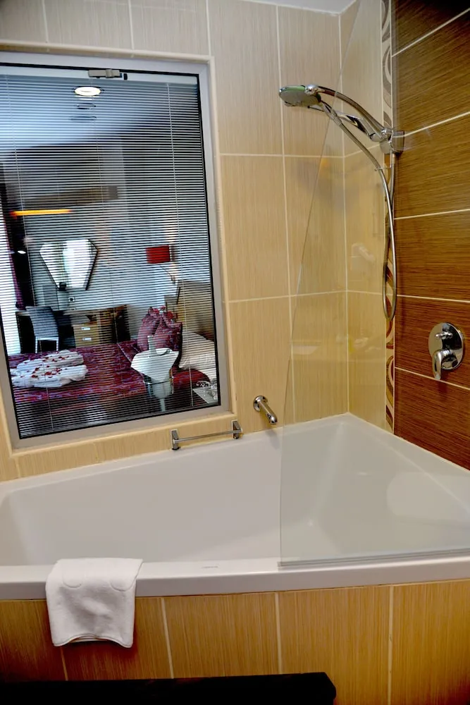 Standard Tek Büyük veya İki Ayrı Yataklı Oda, Balkon/Veranda, Deniz Manzaralı