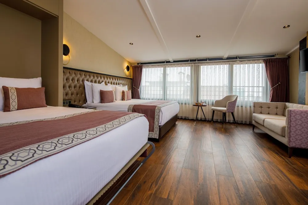 Deluxe Family Suite