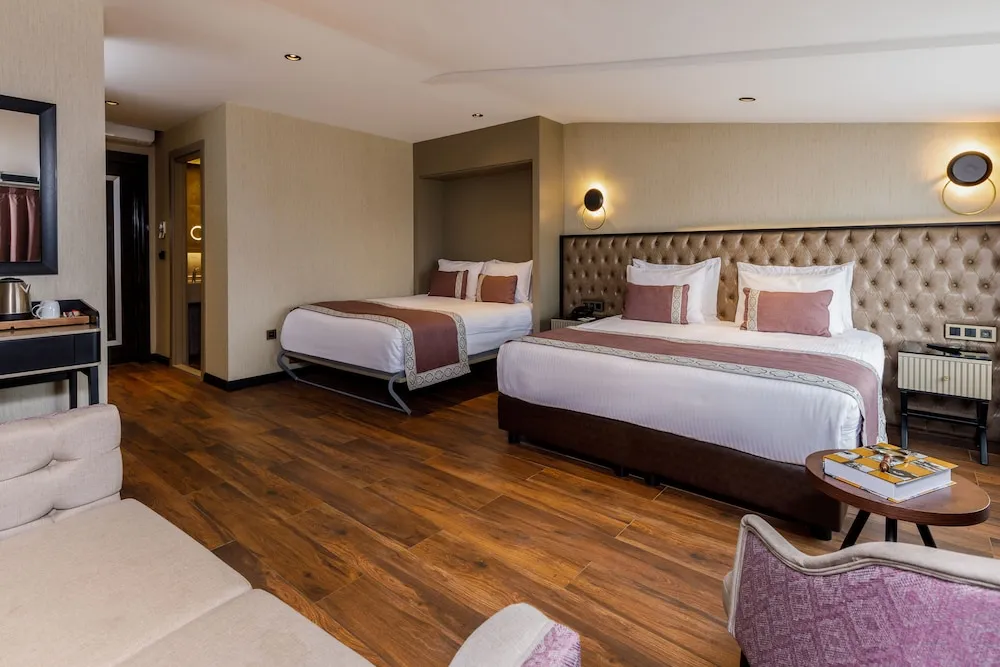 Deluxe Family Suite