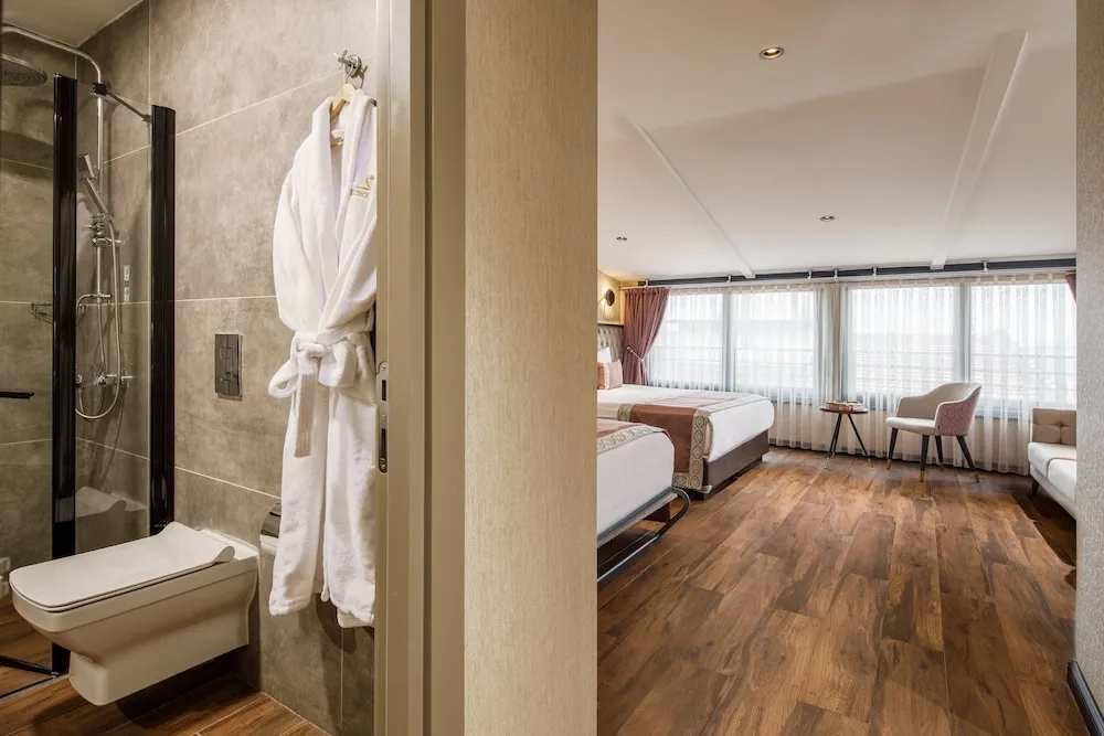 Deluxe Family Suite