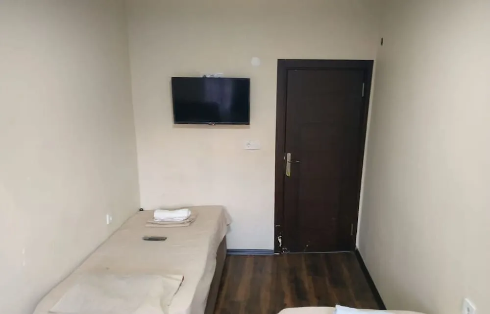 Economy Ortak Ranzalı Oda (Triple)