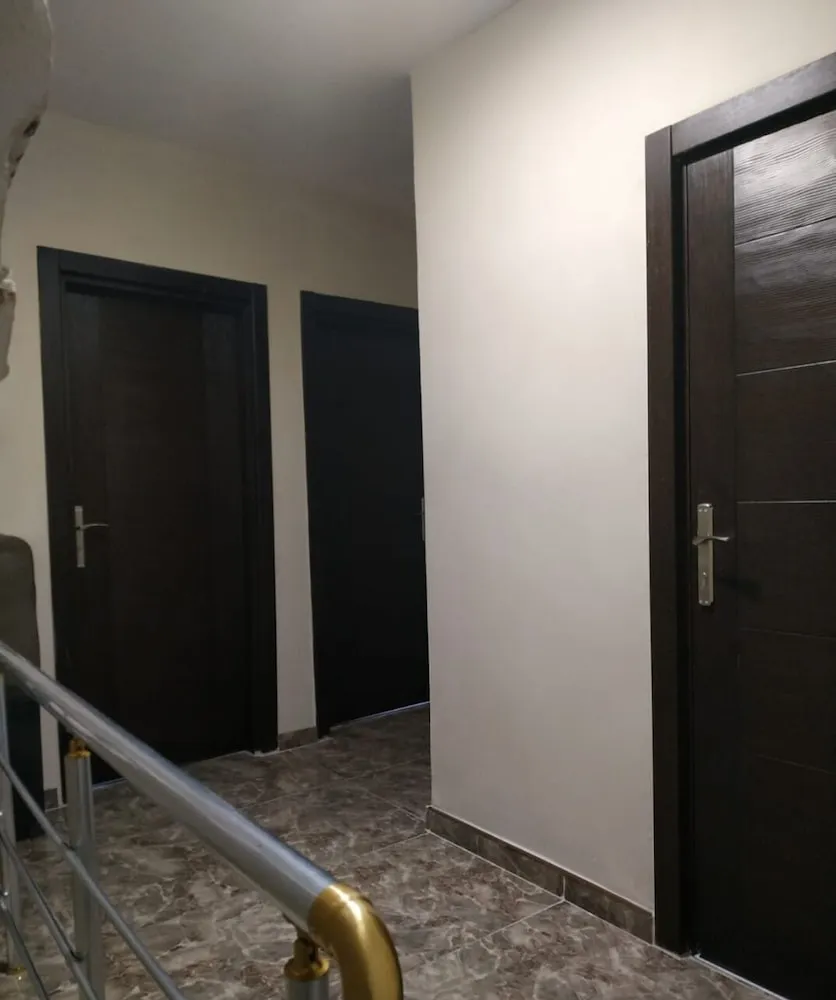 Economy Ortak Ranzalı Oda (Triple)