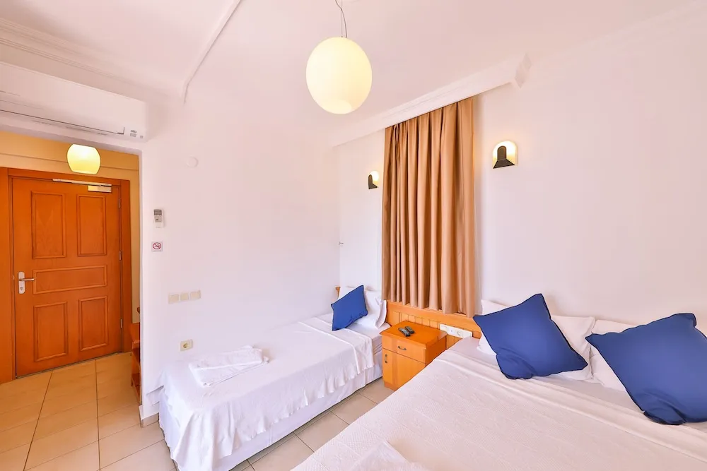 Standard Üç Kişilik Oda, 1 Yatak Odası, Balkon, Deniz Manzaralı