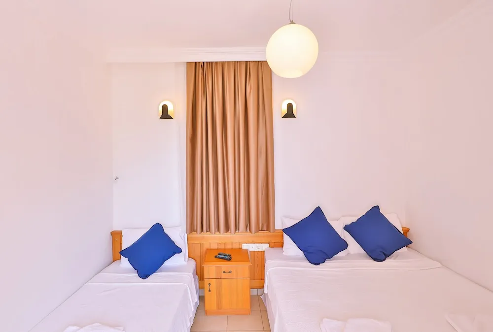 Standard Üç Kişilik Oda, 1 Yatak Odası, Balkon, Deniz Manzaralı