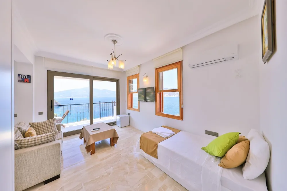 Deluxe Tek Büyük Yataklı Oda, 1 Yatak Odası, Teras, Deniz Manzaralı