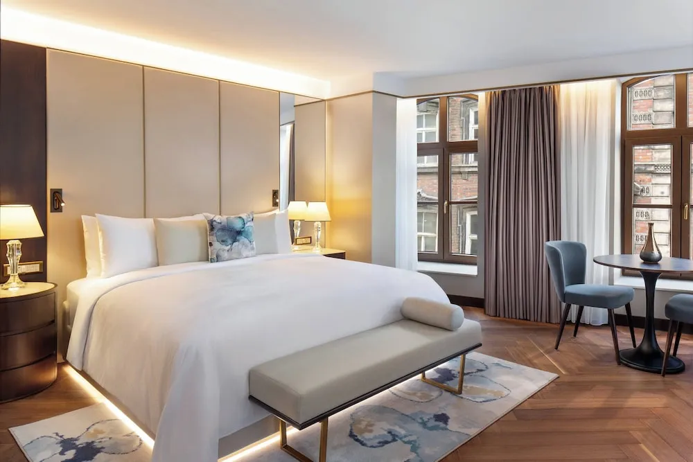 Loft Atrium Suite