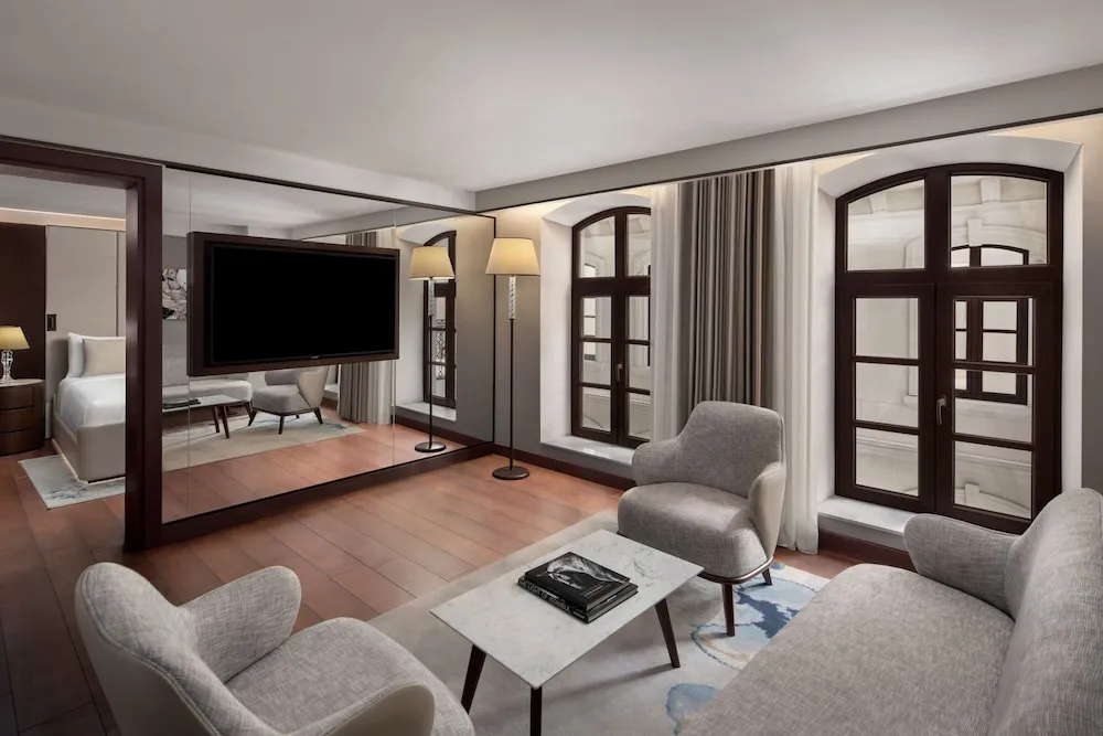 Loft Atrium Suite