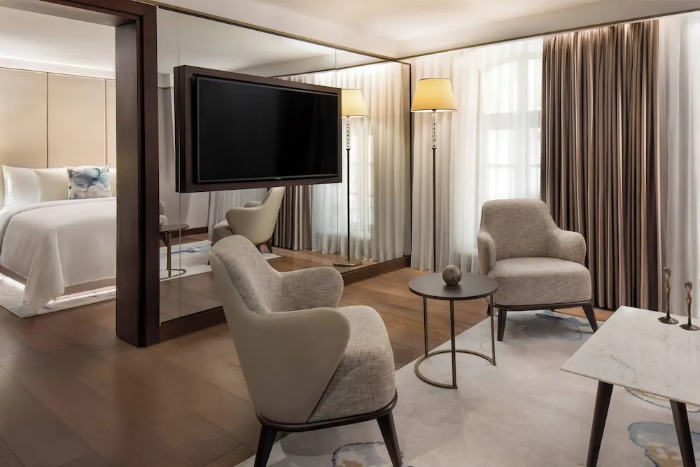 Loft Atrium Suite