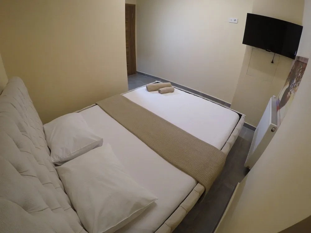 Comfort Tek Büyük Yataklı Oda
