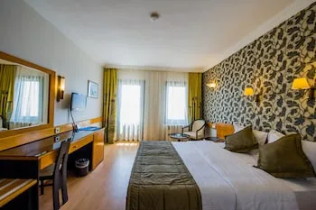 Assos Eden Gardens Hotel