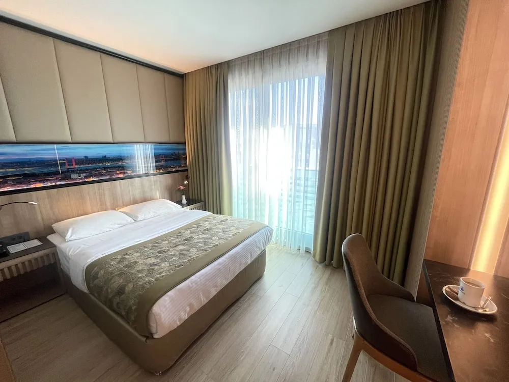 Standard Tek Büyük Yataklı Oda