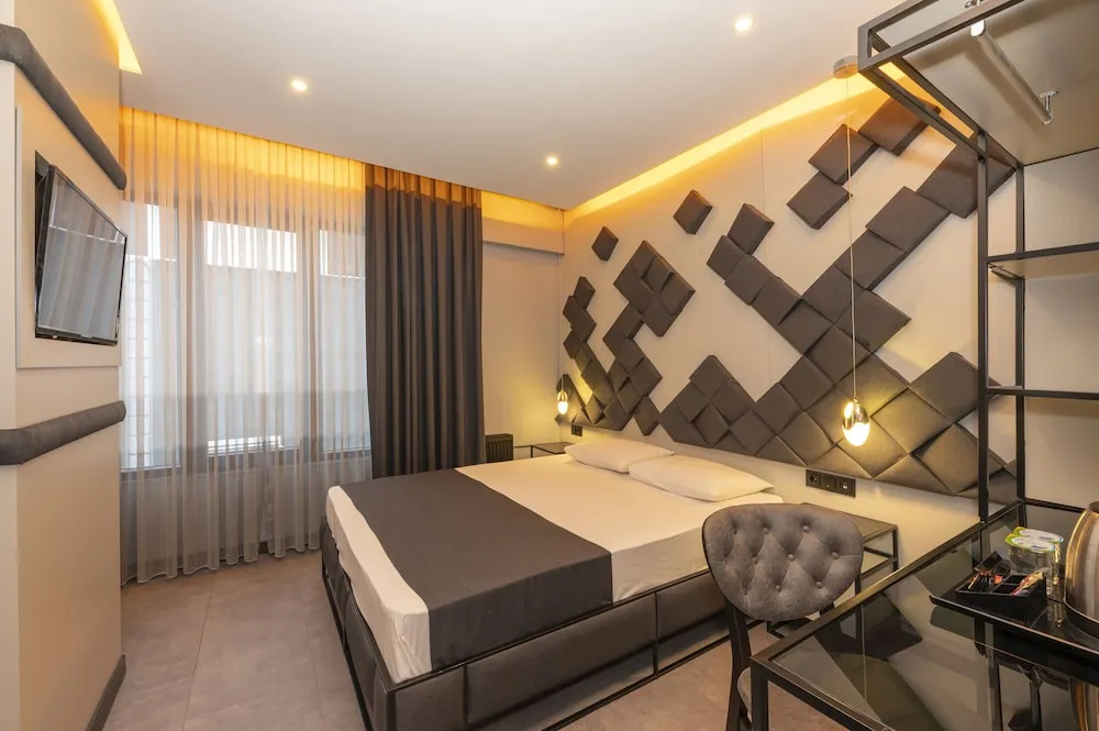 Standard Tek Büyük veya İki Ayrı Yataklı Oda