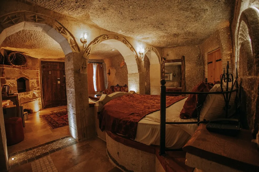 King Cave Suite