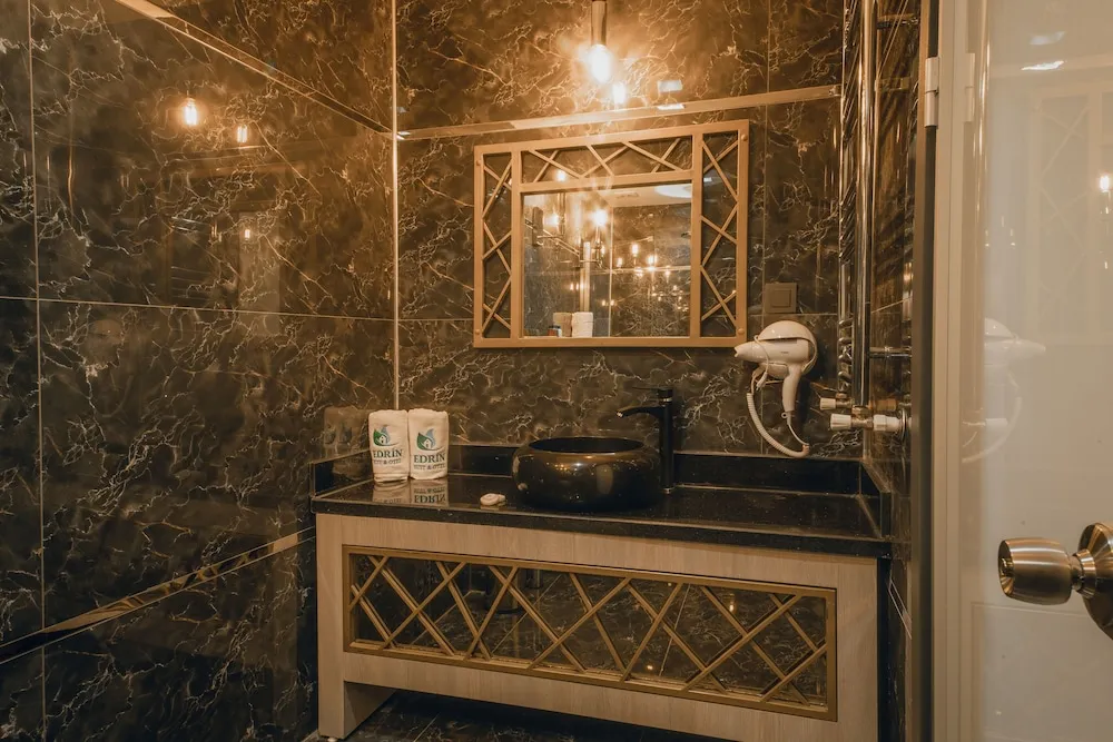 Deluxe Tek Büyük veya İki Ayrı Yataklı Oda