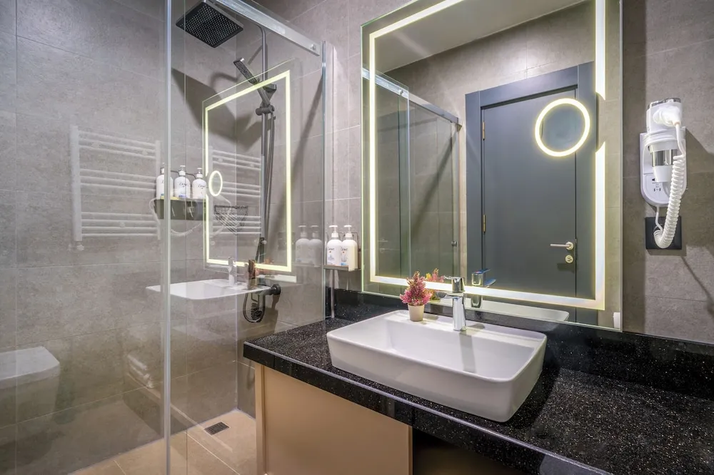 Deluxe Oda, Birden Çok Yatak, Sigara İçilmez