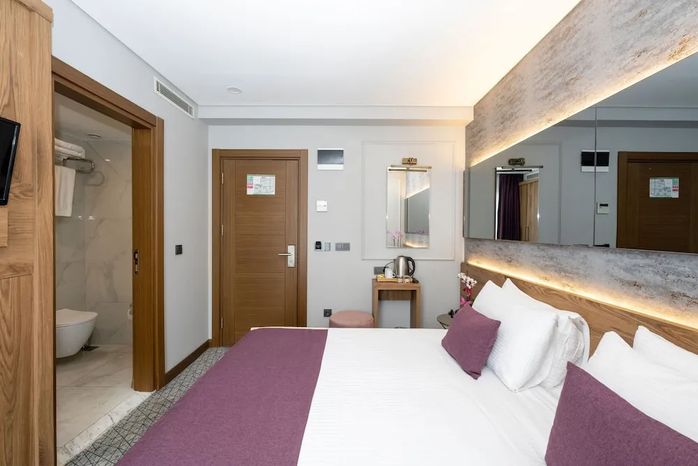 Standard Tek Büyük veya İki Ayrı Yataklı Oda